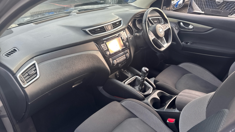 Nissan Qashqai 1.5 dCi N-Connecta 5dr Diesel Hatchback
